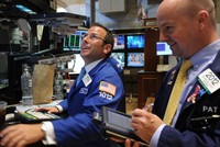 Giới đầu tư tiếp tục gom mua cổ phiếu công nghệ, First Republic hồi phục